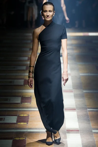 Look 1